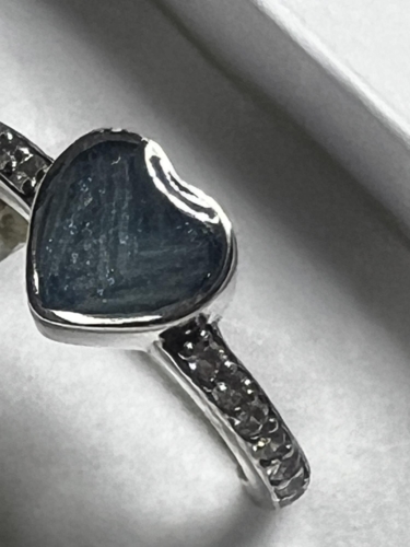 Kærlighedsring m/hjerte og zirkonia- sølv