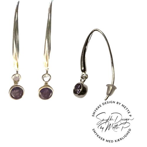 Earrings in silver with purple zirconia