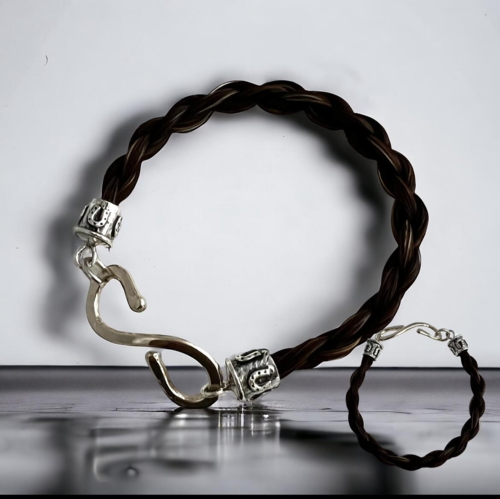 Bracelet braided from own horsehair - silver/heart lock